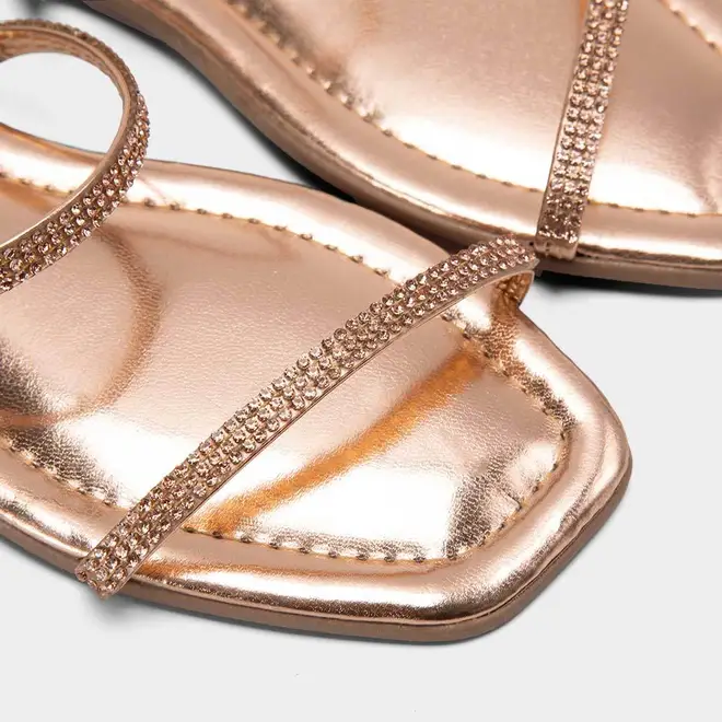 Rasteira Feminina Penélope Tiras Slim Strass Metalizada Ouro Rose