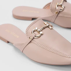 Mule Feminino Penélope Enfeite Metalizado Nude