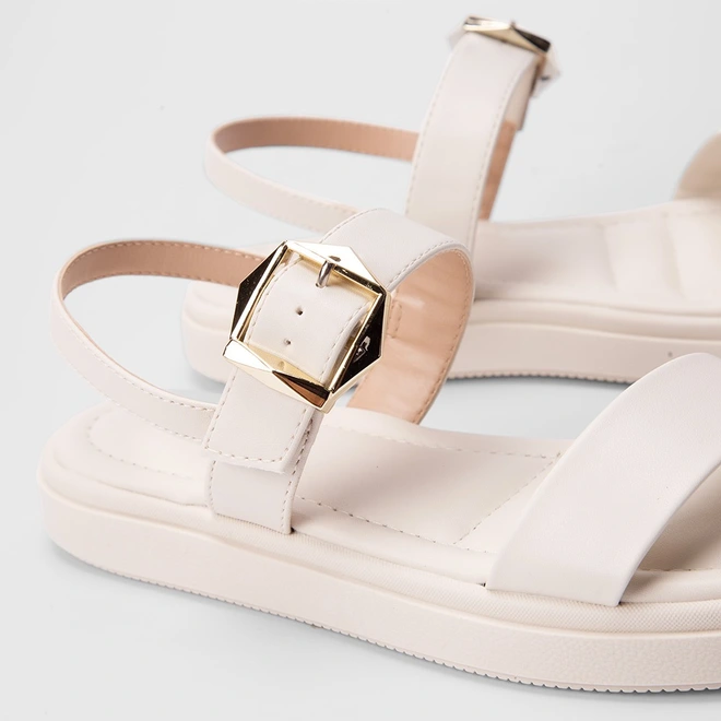 Sandália Papete Gabriela Fivela Estilizada Off White