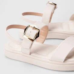 Sandália Papete Gabriela Fivela Estilizada Off White