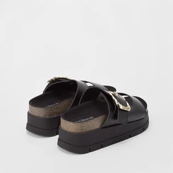 Tamanco Moleca Plataforma Fivela Estilizada Preto