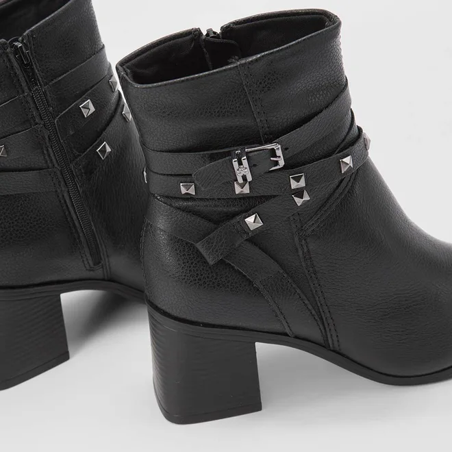 Ankle Boot Bottero Couro Salto Médio Fivela & Tachas Preto