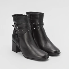 Ankle Boot Bottero Couro Salto Médio Fivela & Tachas Preto