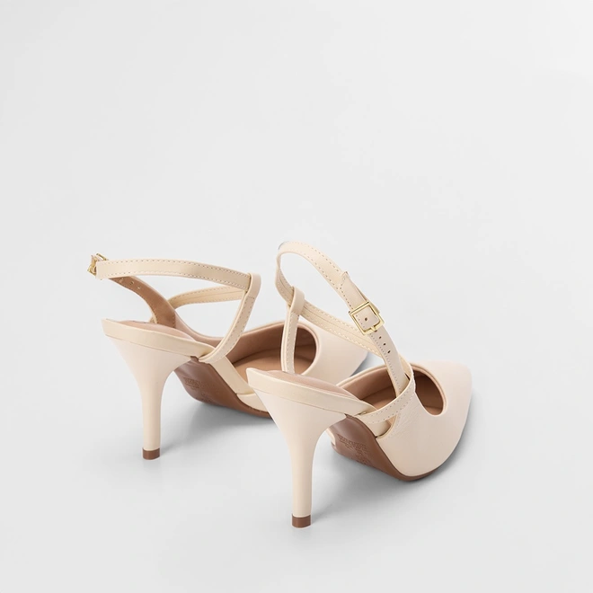Scarpin Slingback Beira Rio Salto Fino Fivelas Bege