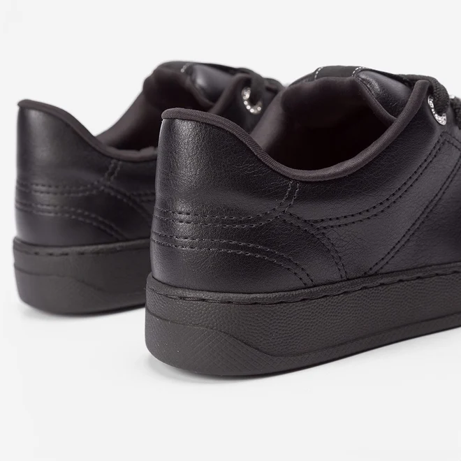 Tênis Via Marte Casual Feminino Aplicação Ilhós Strass Preto