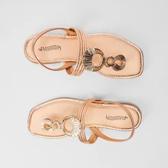 Sandália Rasteira Tira em T Enfeite Rose Gold