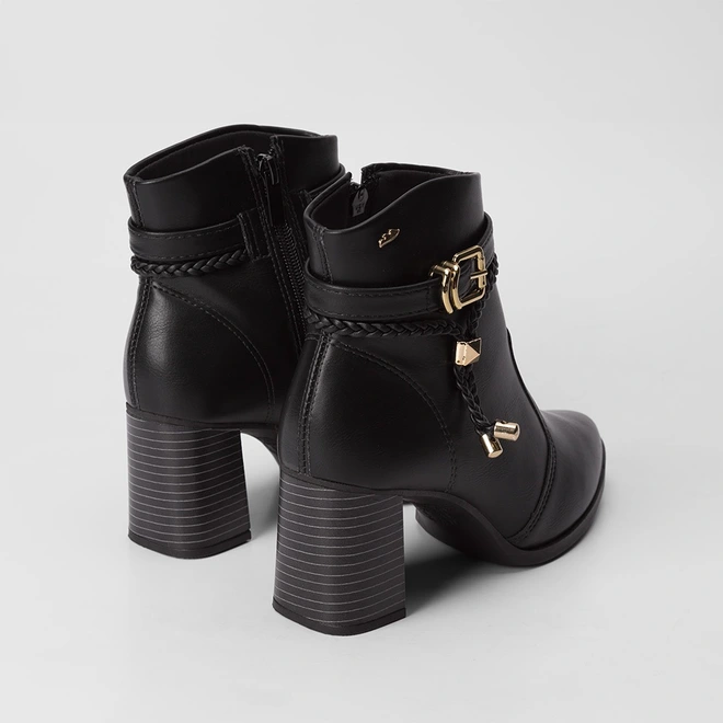 Ankle Boot Feminina Dakota Fivela Tira Tressê Detalhe Metalizado Preto