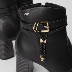 Ankle Boot Feminina Dakota Fivela Tira Tressê Detalhe Metalizado Preto