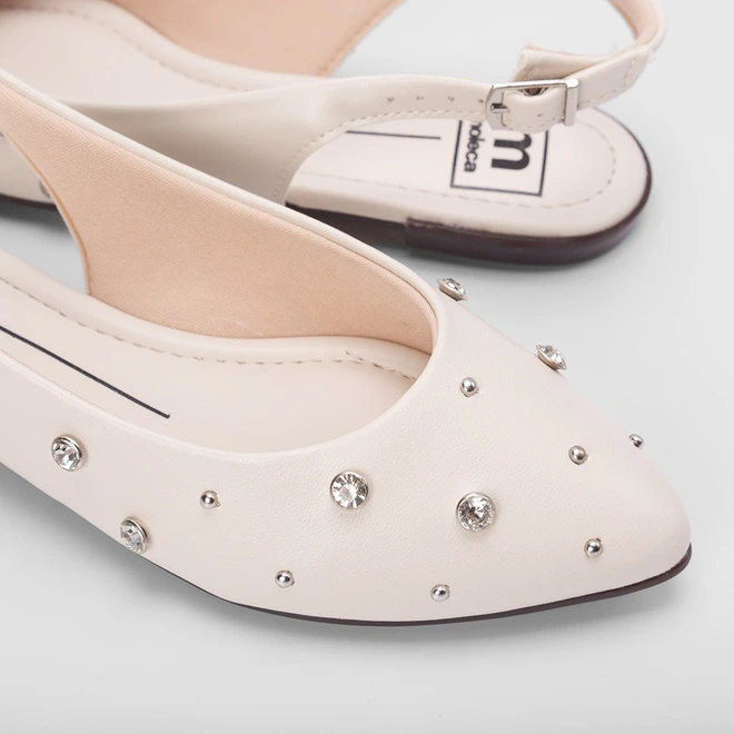 Sapatilha Slingback Moleca Rebite & Strass Off White