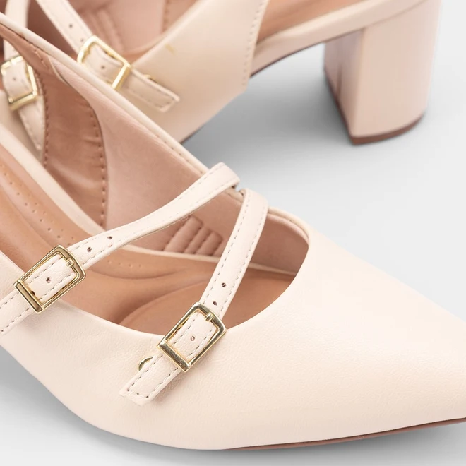 Scarpin Slingback Beira Rio Fivelas Duplas Off White