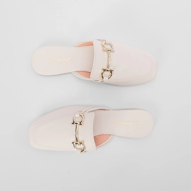 Mule Feminino Penélope Enfeite Metalizado Off White