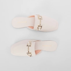 Mule Feminino Penélope Enfeite Metalizado Off White