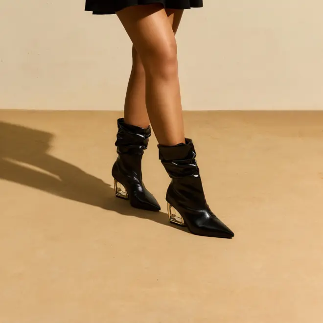 Bota Slouchy Feminina Gabriela Drapeado Cano Médio Salto Estilizado Preto