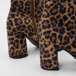Ankle Boot Feminina Gabriela Salto Bloco Animal Print Onça Multicolor