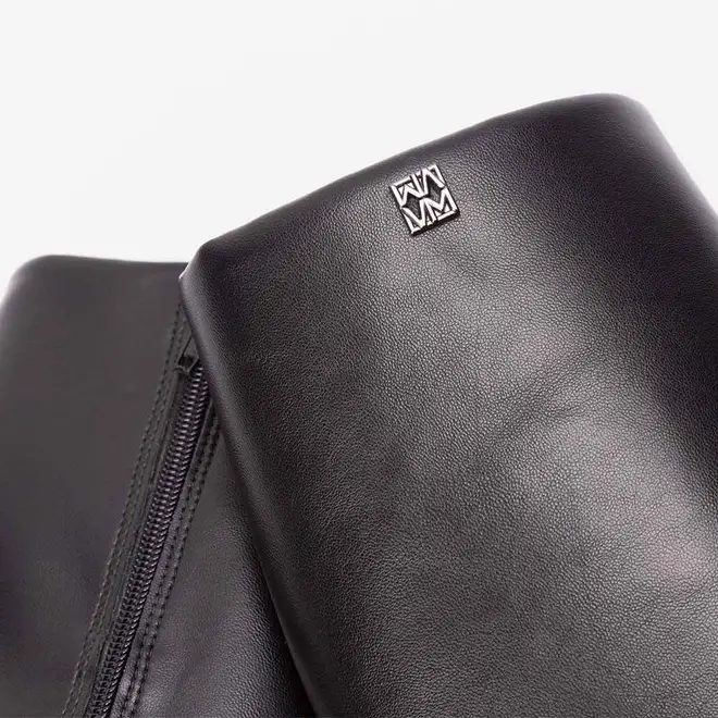 Bota Via Marte Salto Alto Detalhe Capa Preto