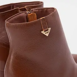 Ankle Boot Via Marte Couro Detalhe Lateral Marrom