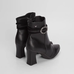 Ankle Boot Mississipi Salto Flare Tira Estilizada Preto