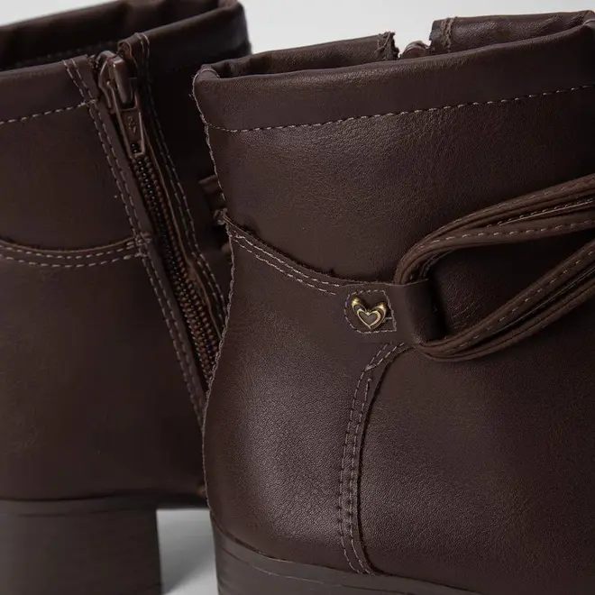 Ankle Boot Mississipi Detalhe Tiras Cruzadas Marrom