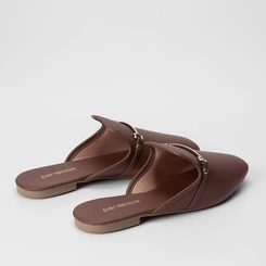 Mule Penélope Detalhe Fivela Marrom