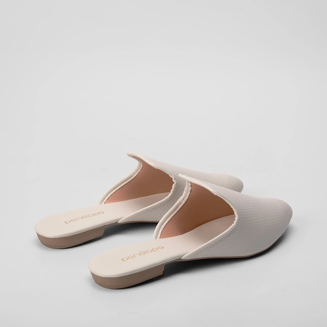 Mule Feminino Penélope Perfuros Off White