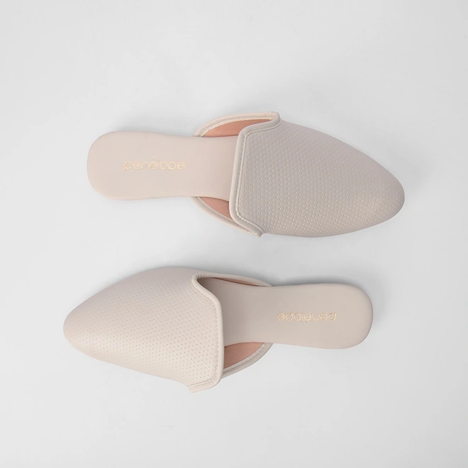 Mule Feminino Penélope Perfuros Off White