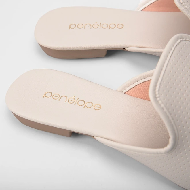 Mule Feminino Penélope Perfuros Off White
