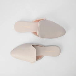 Mule Feminino Penélope Perfuros Off White