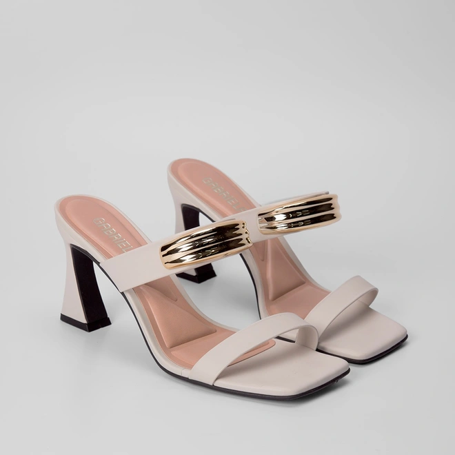 Tamanco Gabriela Salto Flare Tira Enfeite Off White