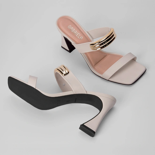 Tamanco Gabriela Salto Flare Tira Enfeite Off White