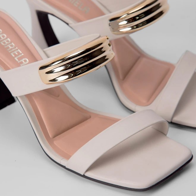 Tamanco Gabriela Salto Flare Tira Enfeite Off White
