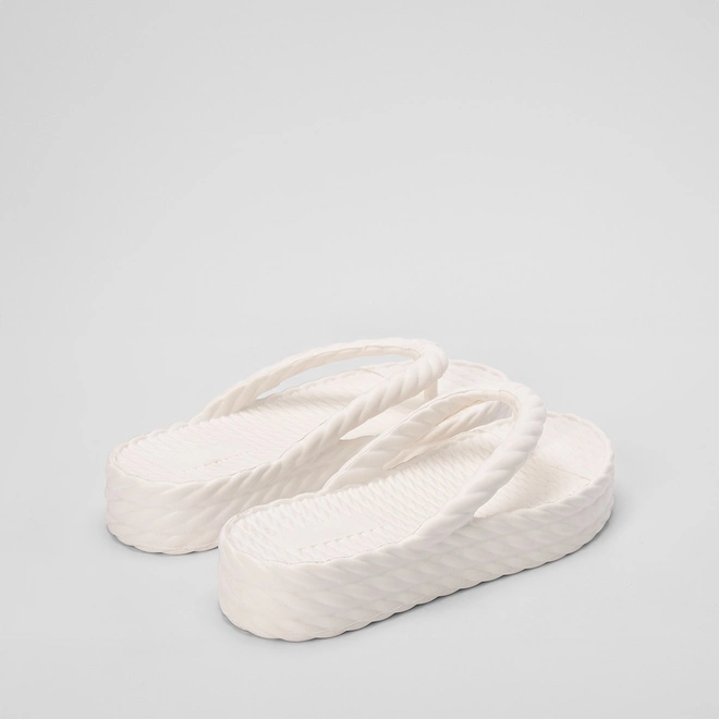 Chinelo Gabriela Flatform Textura Tressê Branco