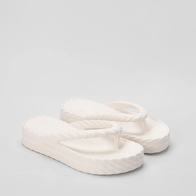 Chinelo Gabriela Flatform Textura Tressê Branco