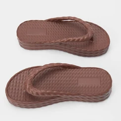Chinelo Gabriela Flatform Textura Tressê Marrom