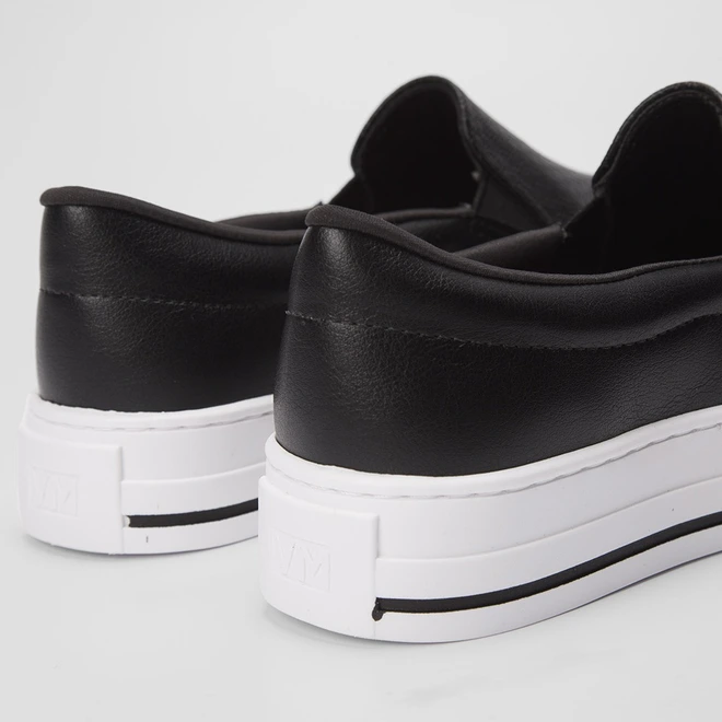 Slip On Via Marte Flatform Texturizado Preto