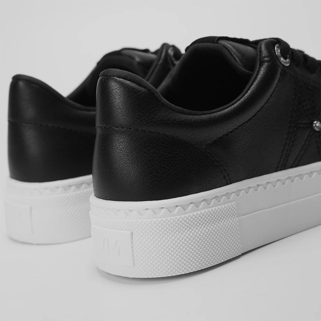 Tênis Casual Feminino Via Marte Detalhes Strass Preto & Branco