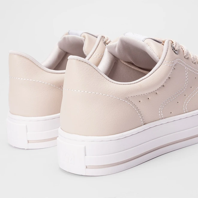 Tênis Casual Feminino Via Marte Flatform Aplicação Logo Bege