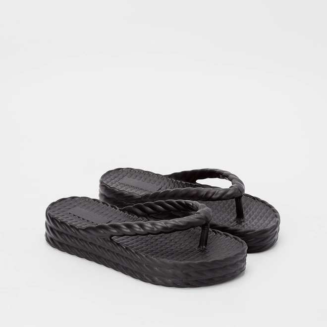 Chinelo Gabriela Flatform Textura Tressê Preto