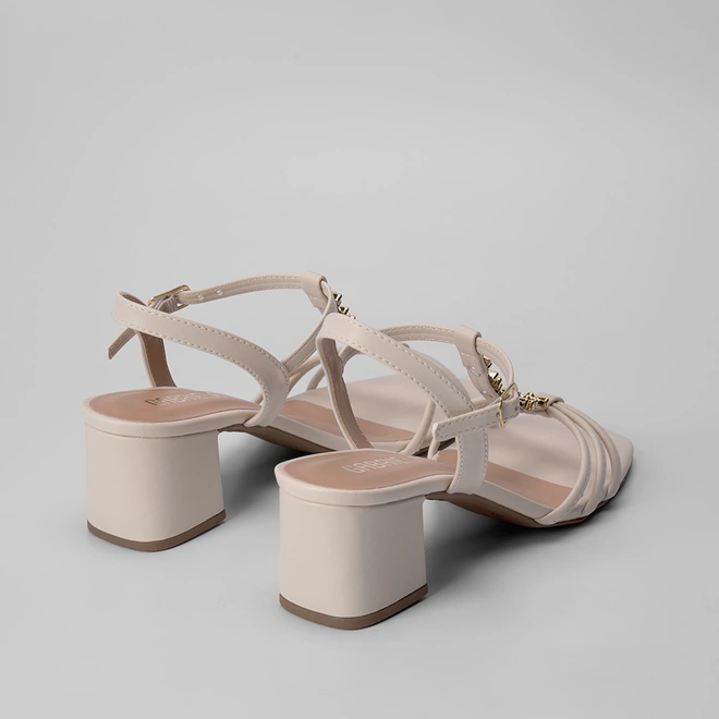 Sandália Gabriela Aplicação Estilizada Off White