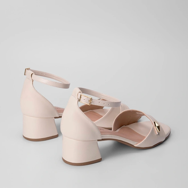 Sandália Gabriela Detalhe Tira Vazada Off White