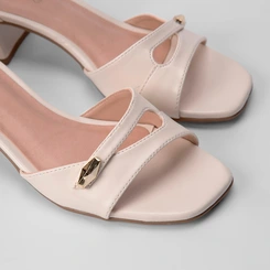 Sandália Gabriela Detalhe Tira Vazada Off White