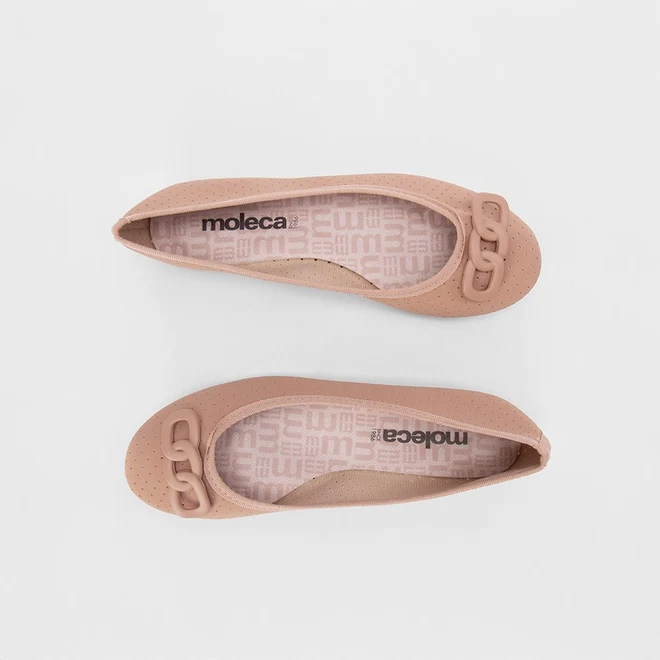 Sapatilha Moleca Perfuros Detalhe Corrente Nude