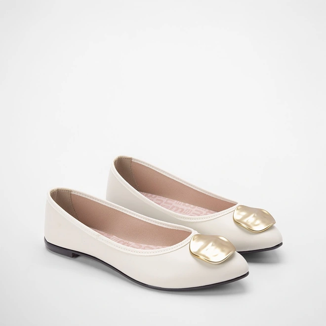 Sapatilha Moleca Enfeite Dourado Off White