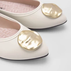 Sapatilha Moleca Enfeite Dourado Off White