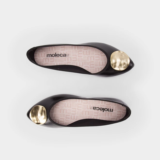 Sapatilha Moleca Enfeite Dourado Preto