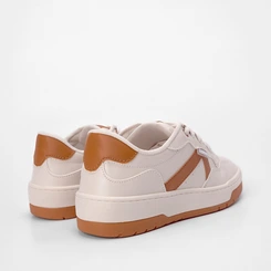 Tênis Casual Feminino Gabriela Recorte Estilizado Off White & Caramelo