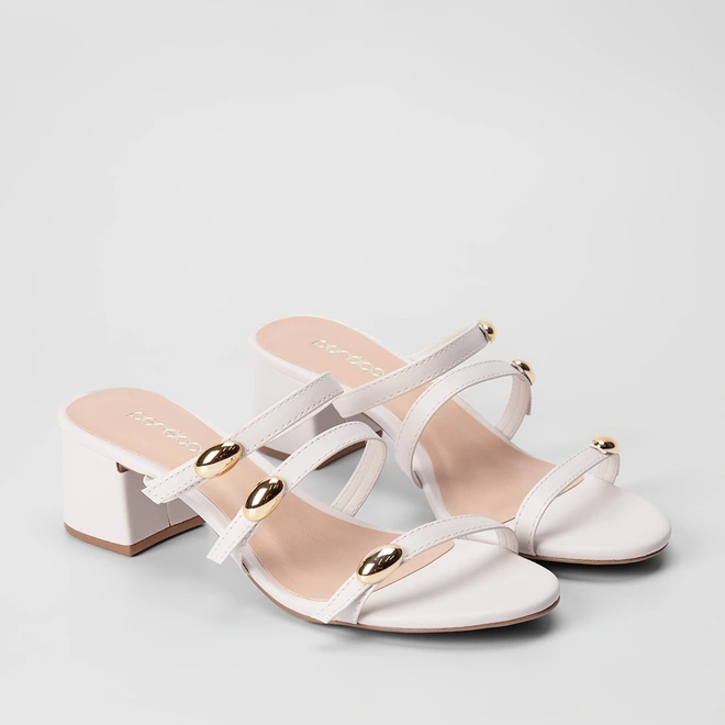 Tamanco Penélope Salto Grosso Tiras Slim Enfeite Bold Off White