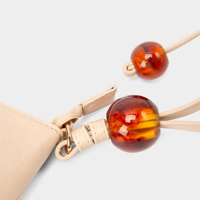 Bolsa Hobo Média Gabriela Detalhe Esfera Marfim