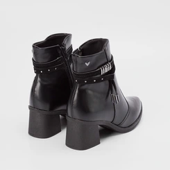 Ankle Boot Mississipi Salto Médio Rebite Enfeite Metalizado Preto