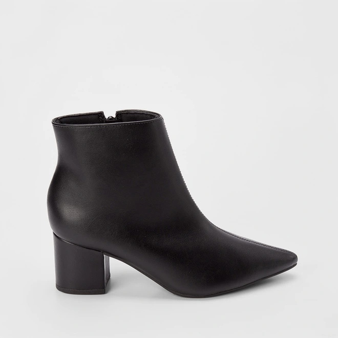 Ankle Boot Gabriela Salto Médio Bico Fino Preto