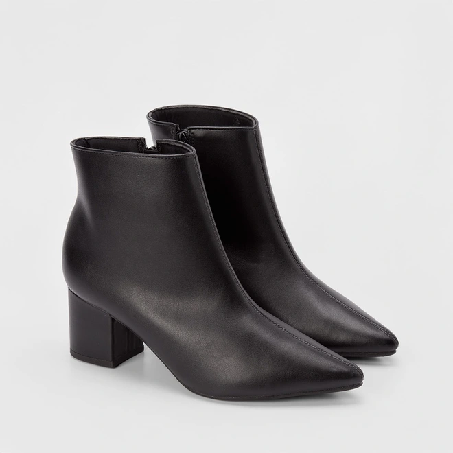 Ankle Boot Gabriela Salto Médio Bico Fino Preto